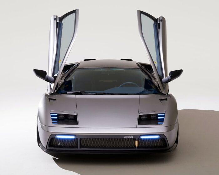 eccentrica's restomod lamborghini diablo hypercar in 3D-printed titanium oozes retro look